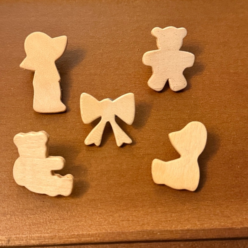 Vintage Handmade Wood Thumbtacks Set 5 Teddy Bear Bow Duck Sunbonnet Push Pins
